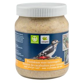 Pindakaas voor tuinvogels met stukjes noot